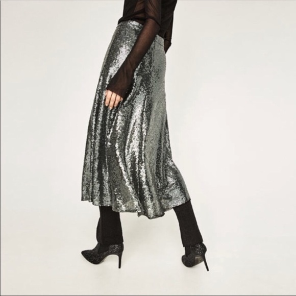 LAST CALL Zara Silver Sequin Midi Skirt - Picture 4 of 5